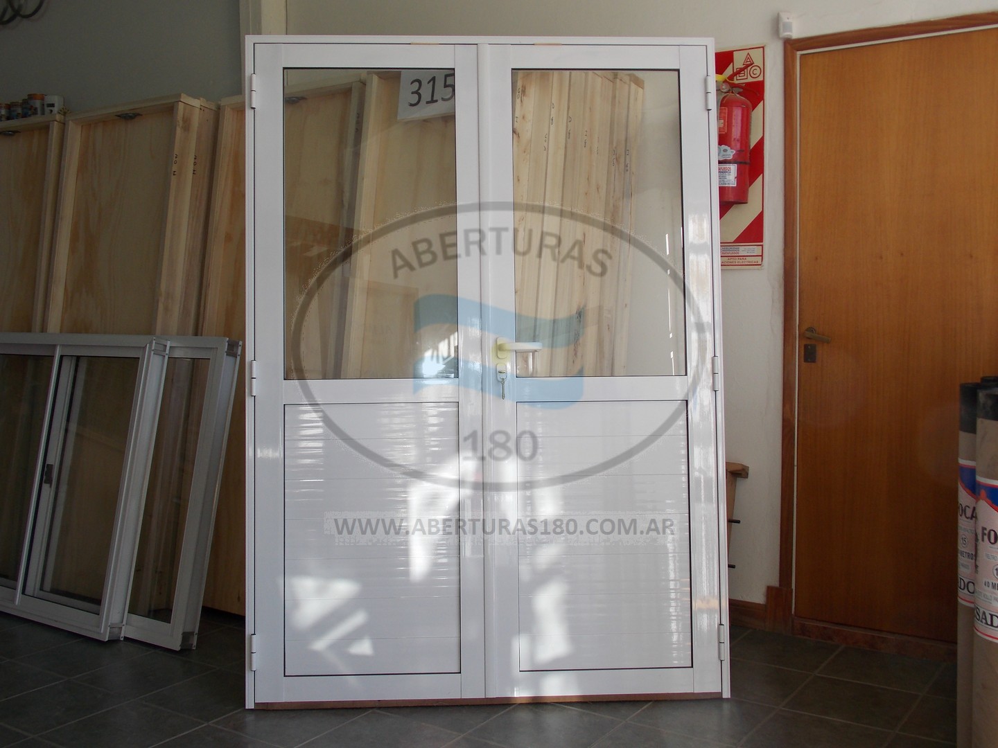 Puerta doble aluminio modelo G.