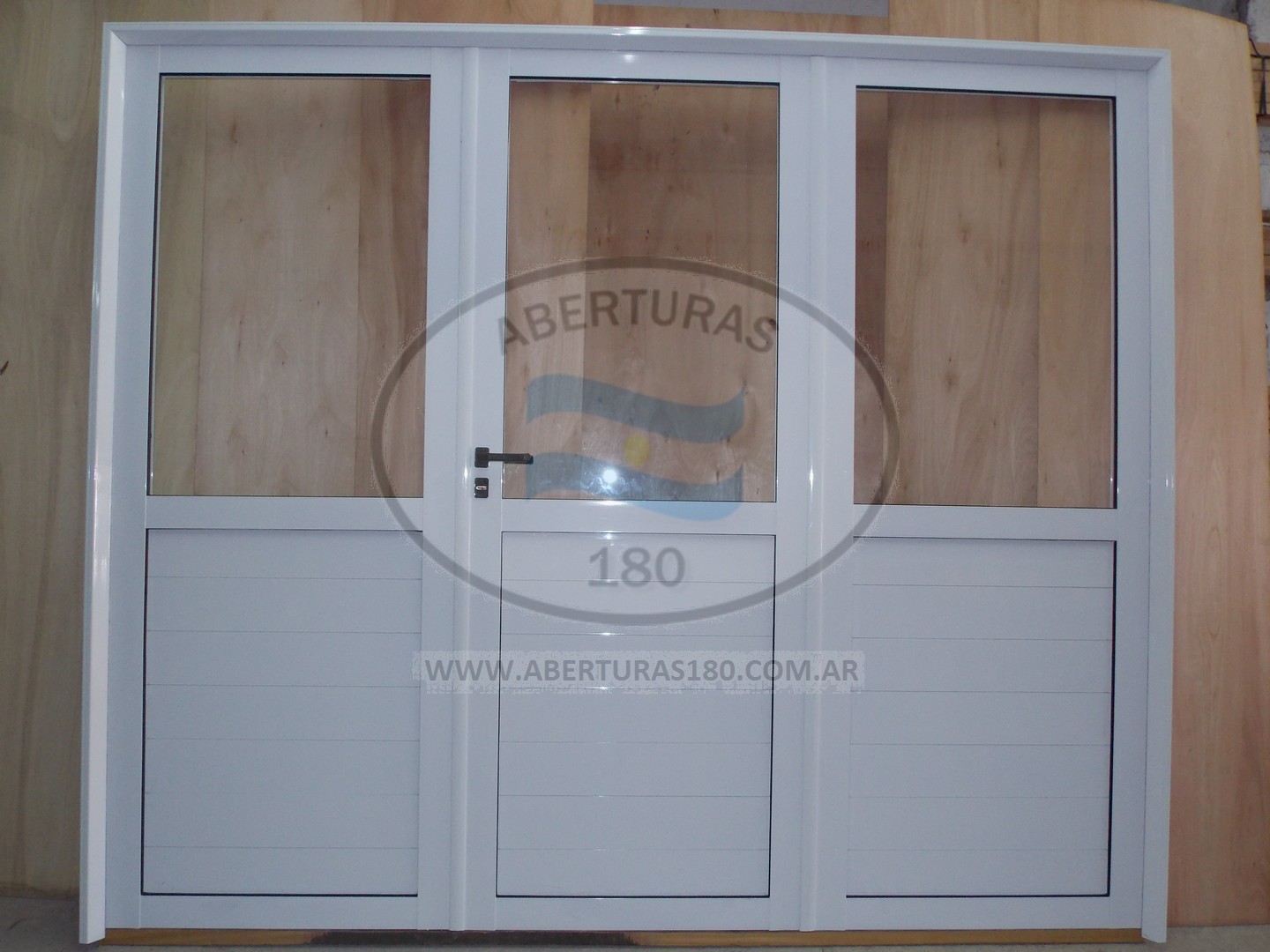 Portn 36 modelo G 2.40 x 2.00 de abrir.